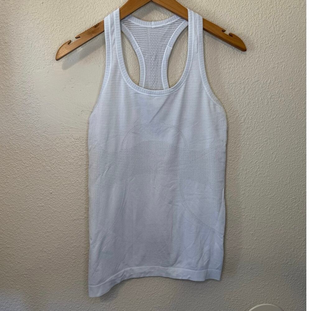 Lululemon Run With Heat Classic Gray Athletic Gym U Neck Work Out Tank Size 4 - Picture 8 of 10